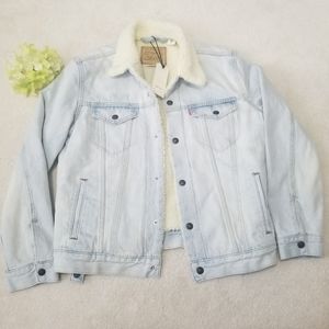 Levi denim jacket size M